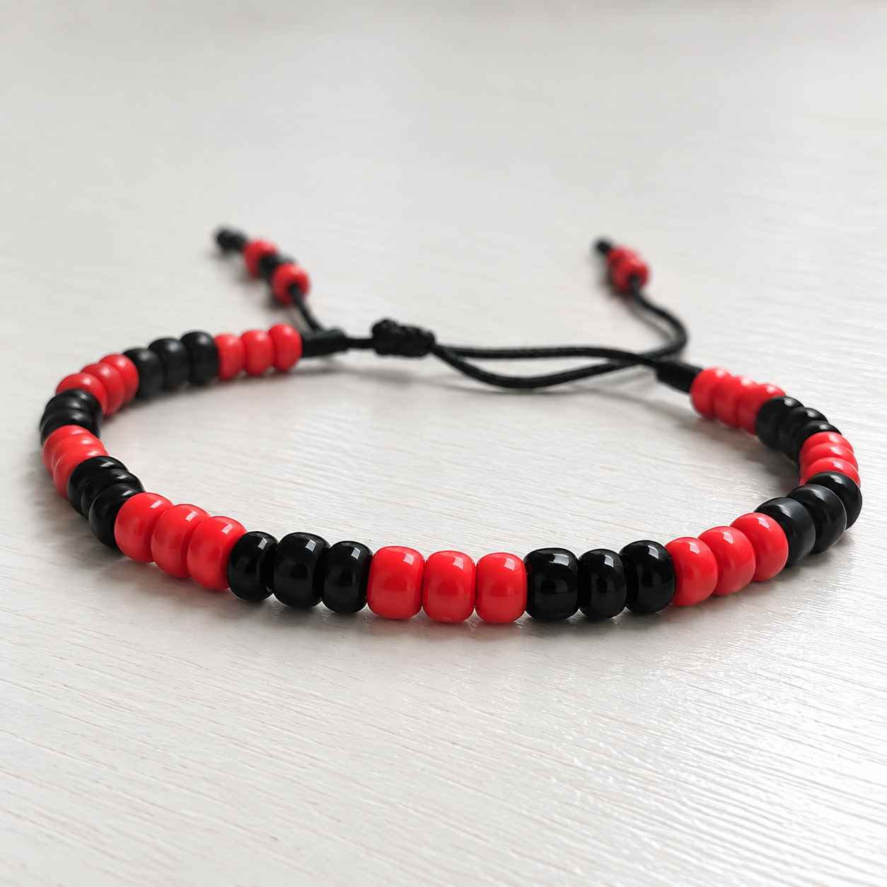 Manilla Dualidad Rojo & Negro 1