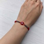 Manilla Ojo Protector Artesanal Carmesi 9